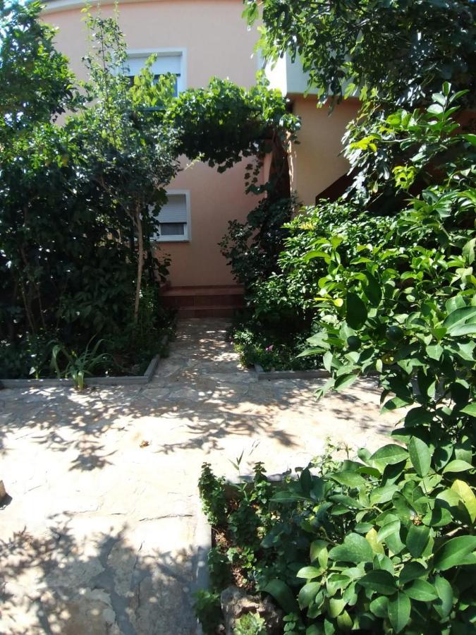 Apartmani Kutlesa โวดีเซ ภายนอก รูปภาพ
